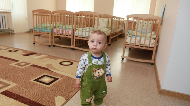 Creşă socială pentru micuții din familii social vulnerabile. Vezi unde a fost deschisă