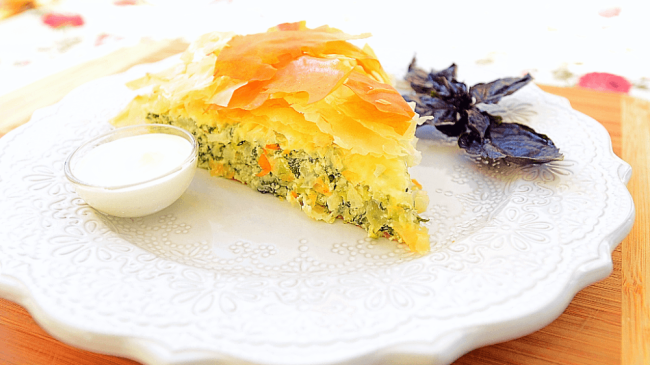 Плацинда по-итальянски со шпинатом, цуккини и рикоттой