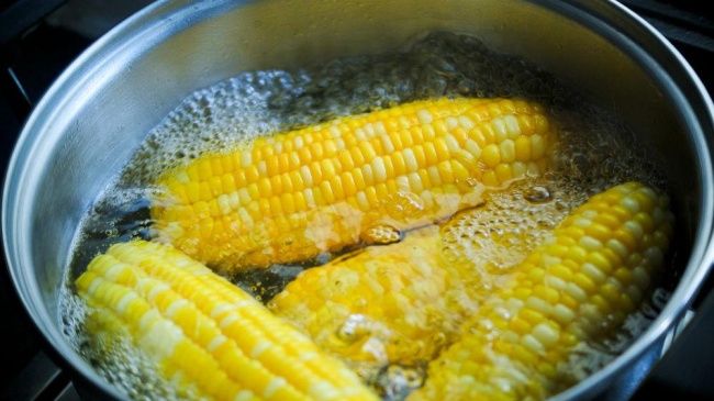 Cum se face cel mai bun porumb fiert. Tehnica secretă pe care orice gospodină trebuie să o știe