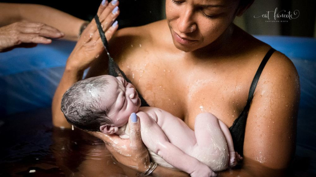 (ФОТО) Рейтинг самых красивых фотоснимков, сделанных на родах в 2017 году