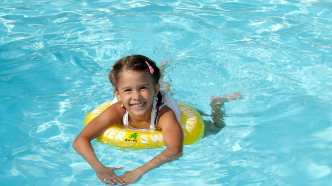 7 reguli care pot preveni cazurile de înec la piscină sau la mare