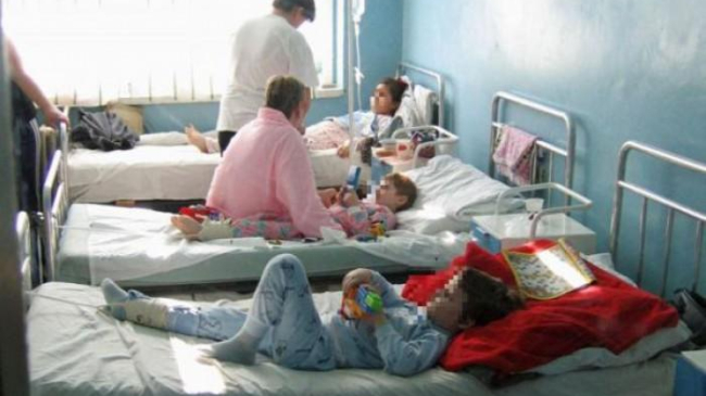 Cu halatul și boneta de-acasă? În ce condiții părinții își pot însoți copiii în secțiile de Reanimare