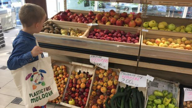 Util pentru tine și mediu! Cum să faci shopping în Moldova fără a utiliza plasticul