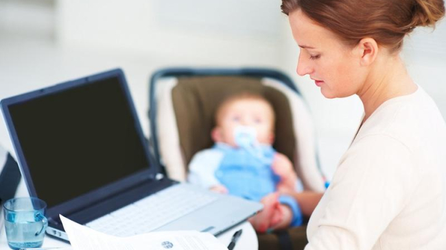 Отпуск по уходу за ребенком сократили на два года