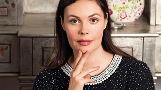 Как поддерживает себя в форме 55-летняя Екатерина Андреева