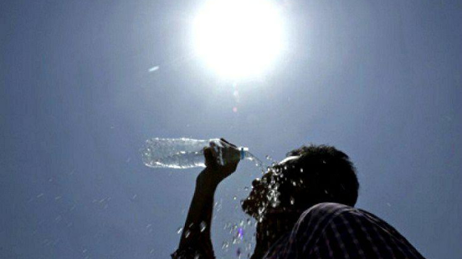 Încă o victimă a caniculei. Un bărbat de 80 de ani a făcut insolație