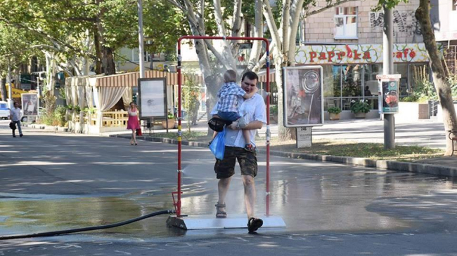 Soluția răcoritoare! Ideea ingenioasă a autorităților ucrainene pentru a face față caniculei