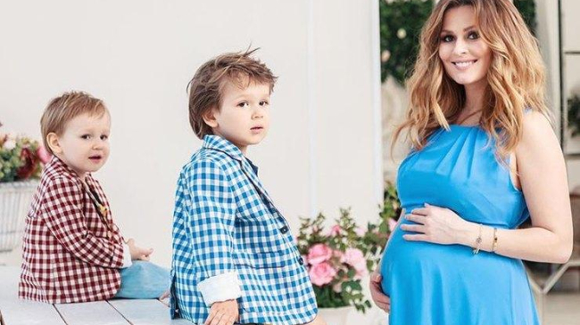 Первое видео Марии Кожевниковой с новорожденным сыном