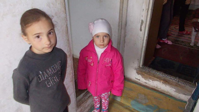 Ask a Mom vă îndeamnă să pregătiți ghiozdanele a 120 de copii din familii social vulnerabile