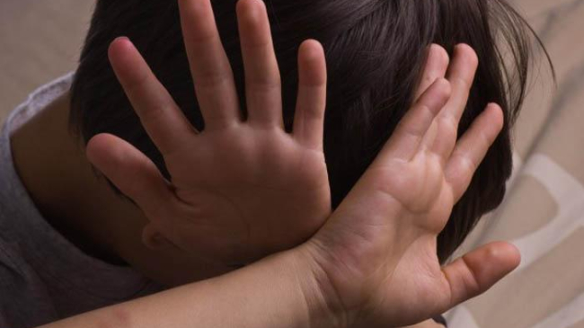 Шокирующий случай... В Кишиневе женщина ножом ранила двоих детей