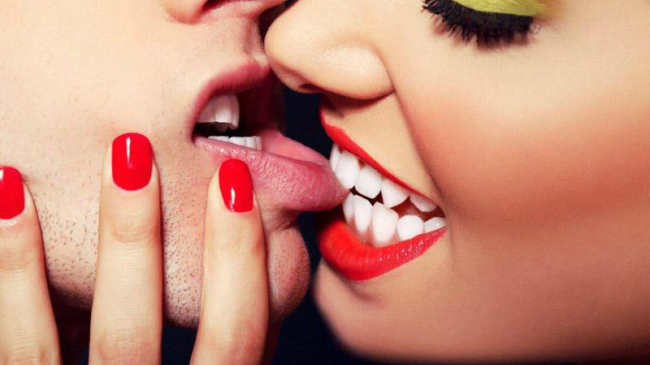 8 beneficii ale sărutului de care nici nu știați că există