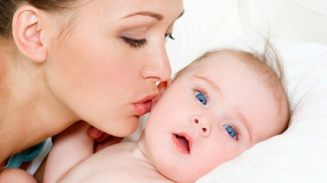 Codul Muncii, completat pentru a PROTEJA drepturile femeilor însărcinate şi celor care au născut recent