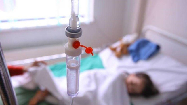 Alarmant! În prima jumătate a anului, 450 de copii au ajuns la spital cu intoxicații acute