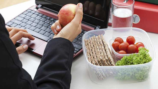 6 идей для здоровых закусок, которые можно взять с собой на работу