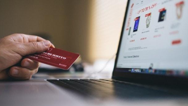 Sfaturi utile pentru consumatori: Ce trebuie să știi dacă vrei să faci cumpărături online