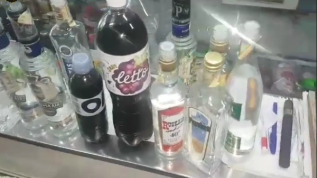 Produse alimentare cu termen de valabilitate expirat, depistate într-un magazin din Buiucani