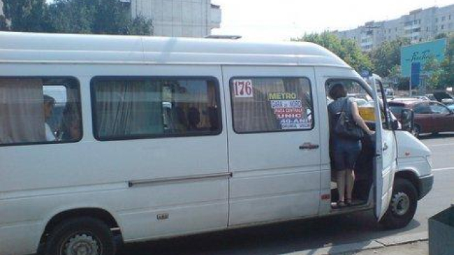 Операторы требуют до 10 леев за поездку в микроавтобусе в черте Кишинева