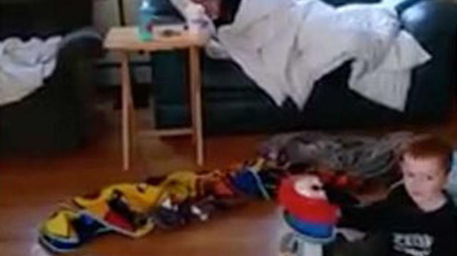 Отец похитил собственных детей, чтобы проучить ленивую няню, которая спит в рабочее время