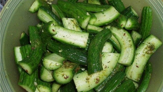 Cea mai gustoasă rețetă de castraveți marinață. Uite care e secretul!