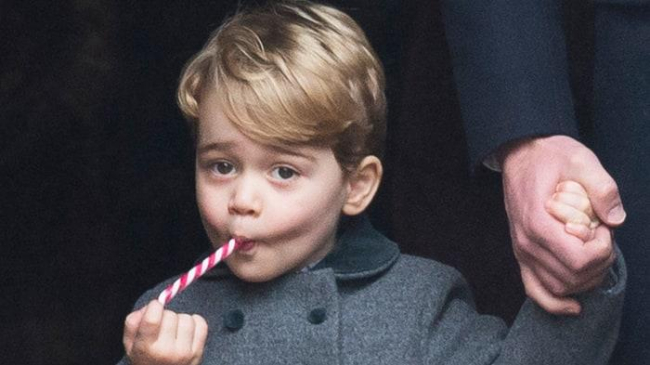 Ce mănâncă micul prinț George la școală