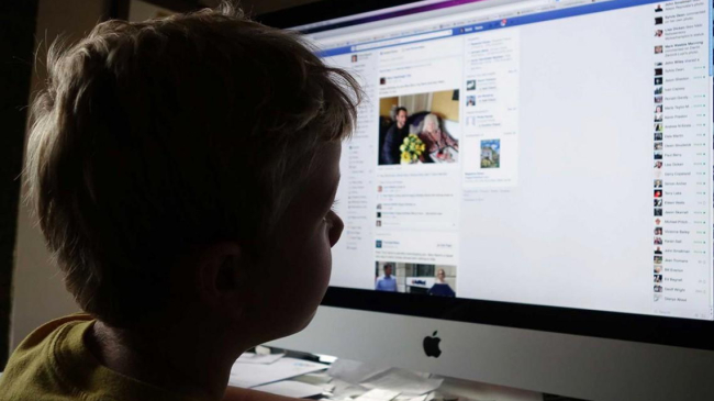 A apărut un program care le permite părinților să urmărească activitatea copiilor pe Internet