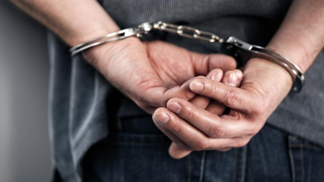 Un român a fost condamnat la șase ani de închisoare pentru că şi-a lăsat soţia însărcinată