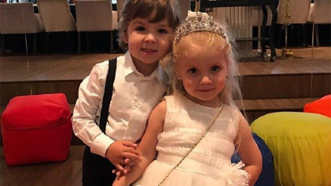 Discuție aprinsă între gemenii lui Galkin