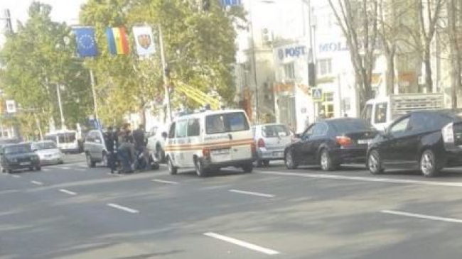 Un baiat de 14 ani a ajuns la spital, dupa ce a fost lovit de o masina pe o trecere de pietoni