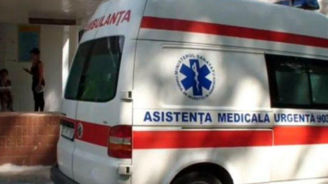 Un bărbat i-a stropit mâinile cu benzină unui minor și i-a dat foc