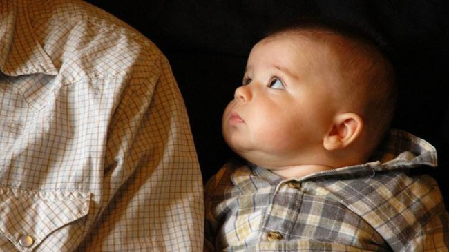 Mi-e milă de copiii cu tați pe post de mobilier!