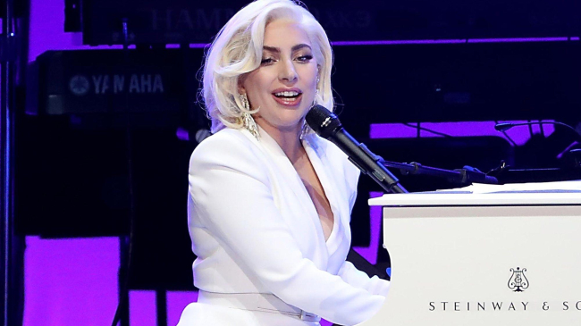 Cum a apărut Lady Gaga în fața a cinci foști președinți ai SUA (FOTO)