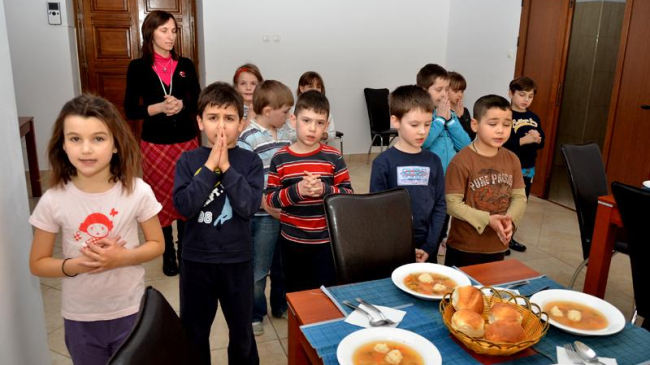 Furnizorii de produse ecologice vor participa la licitaţie pentru dreptul de livrări pentru grădiniţe şi şcoli