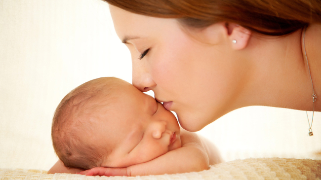 De ce trebuie să vorbim des cu bebelusii