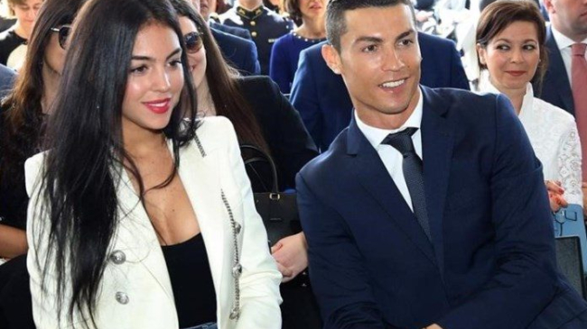 Cum arată iubita lui Ronaldo la o săptămână după nastere (VIDEO)