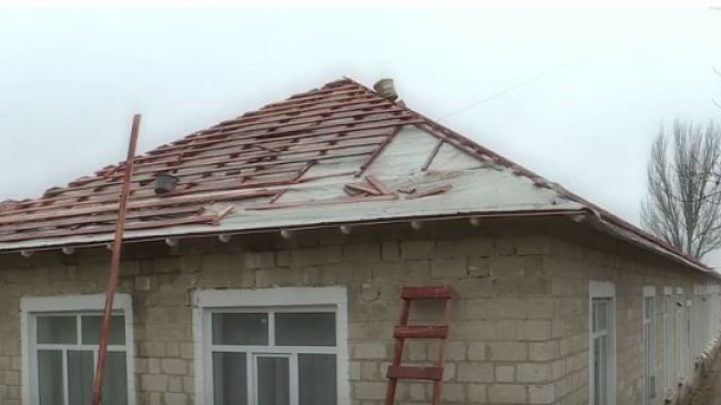 Без крыши над головой. Школьники в Гидигиче учатся в аварийном здании