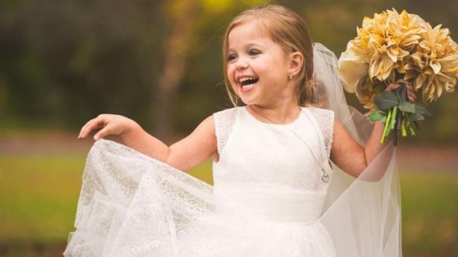 Are 5 ani și poate muri în orice moment. Părinții i-au realizat visul – o nuntă de prințesă!