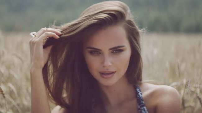 Ксения Дели снялась в видеоклипе российского артиста