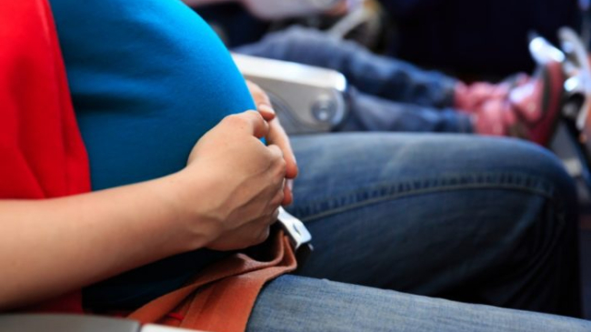 Pot zbura cu avionul femeile însărcinate?