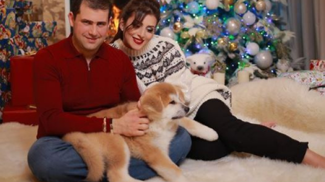 Жасмин подарила Илану Шору четвероногого друга