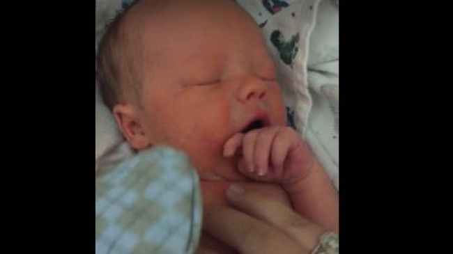 E impresionant ce a făcut o femeie înainte de a-și da bebelușul spre adopție