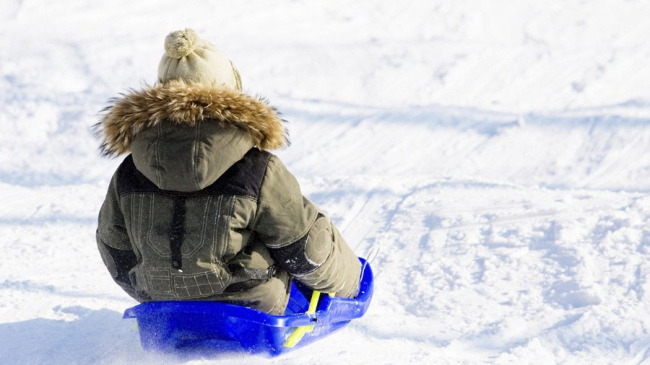 Трагедия в Каларашском районе! Ребенок попал пол колеса грузовика, катаясь на санках