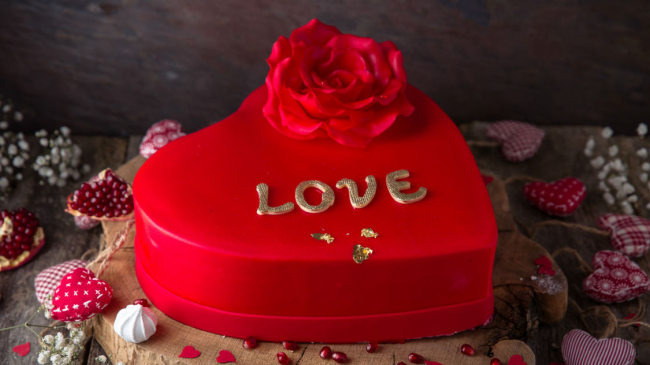 Побалуйте сладким шедевром свою половинку в День Святого Валентина
