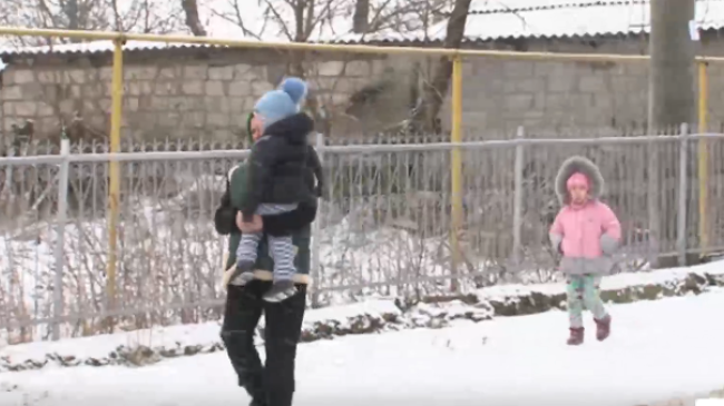 В селе Рэдулений Векь из детского сада девочка ушла раздетой