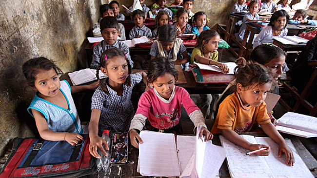 O fetiță de 12 ani s-a sinucis după ce i-a venit ciclul menstrual