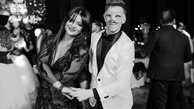 Грандиозная вечеринка для гостей Aquaterra прошла в лучших традициях светского Бала!