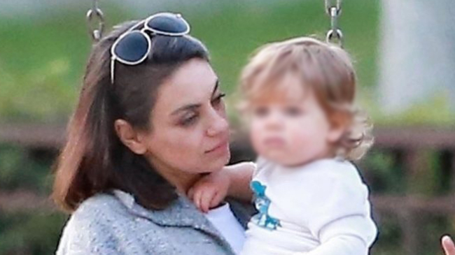 Fiul Milei Kunis și al lui Ashton Kutcher este adorabil