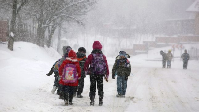 Motivul pentru care circa 140 de elevi nu au ajuns astăzi la ore