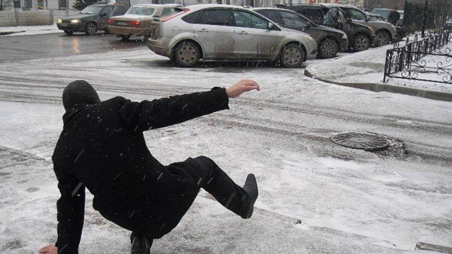 Peste 100 de persoane au suferit traumatisme stradale în weekend