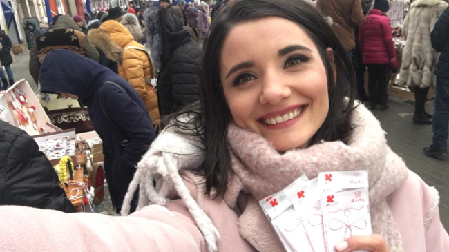 Ce haine va vinde Lilu la târgul caritabil de sâmbătă?