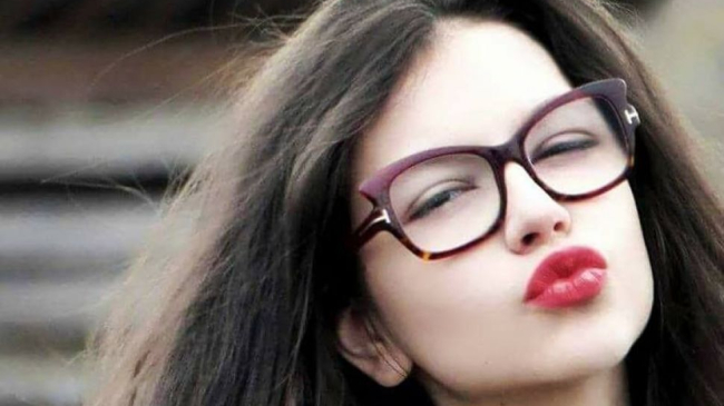 Cleopatra Stratan, așa cum n-ai mai văzut-o. Repetă versurile alături de tatăl ei